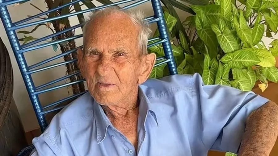 Morre Vovô Anésio, fenômeno das redes sociais, aos 88 anos