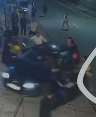 Homem foge de briga e atropela pessoas