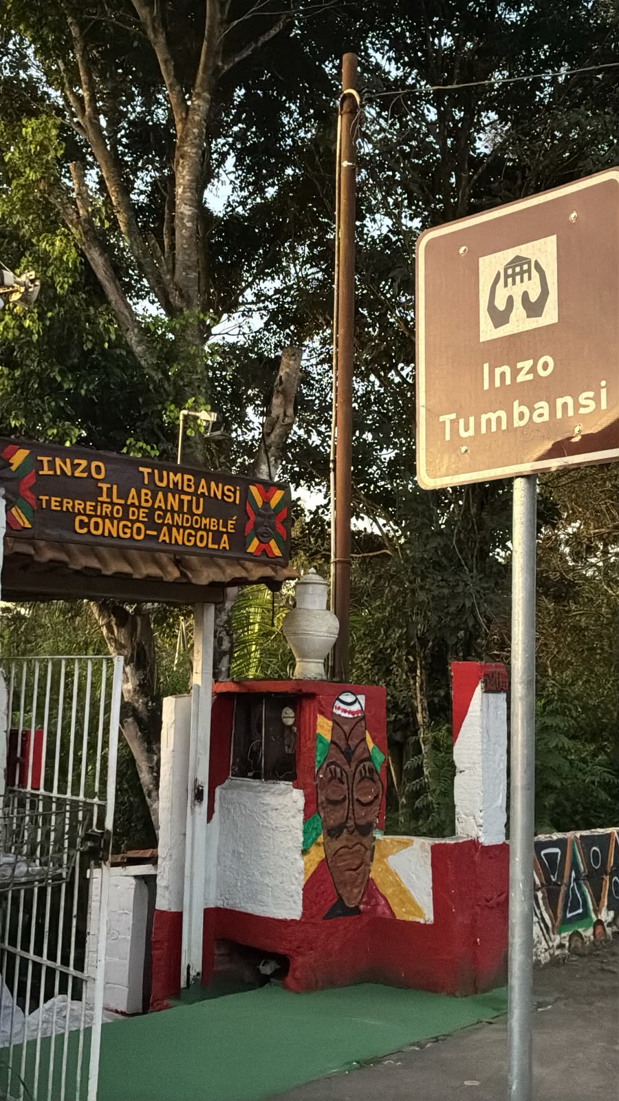 Espaço do Inzo Tumbansi, onde ocorre seminário internacional antirracista com participação de Guarujá
