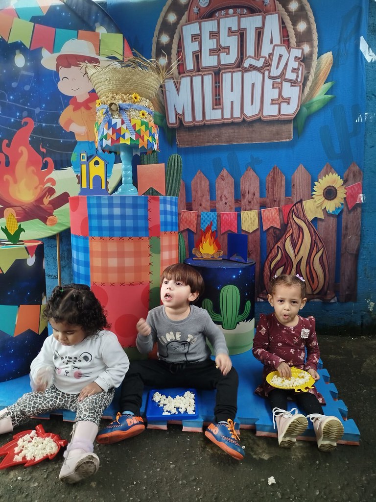 Crianças e adolescentes no Projeto Social da GCM na Festa Junina de Guarujá