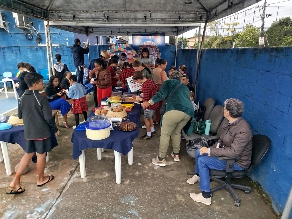 Atividades esportivas na Festa Junina do Projeto Social GCM Guarujá