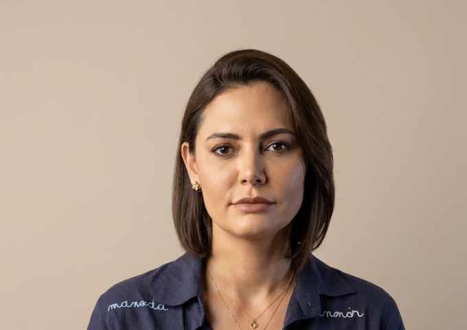 Dias depois da treta com Flávio, Michelle Bolsonaro agora elogia programa de Lula