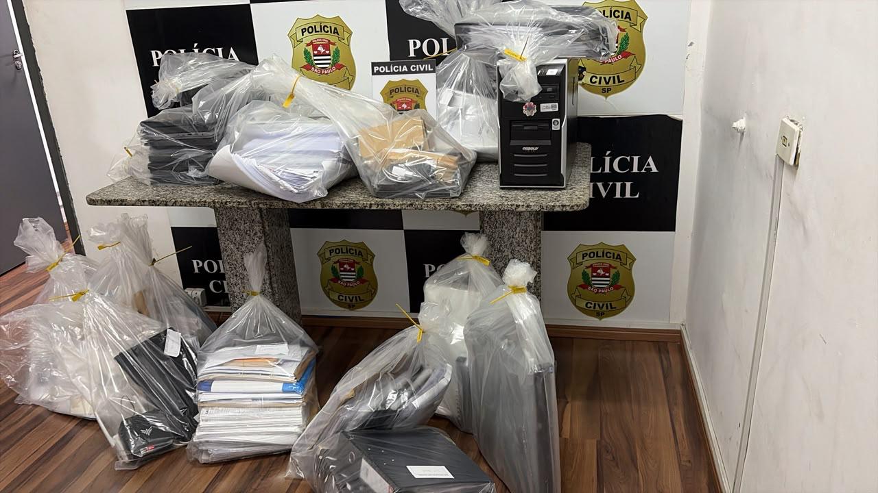 Cofre apreendido pela Polícia Civil na Operação Dark Summit contra golpe de plataforma de investimento