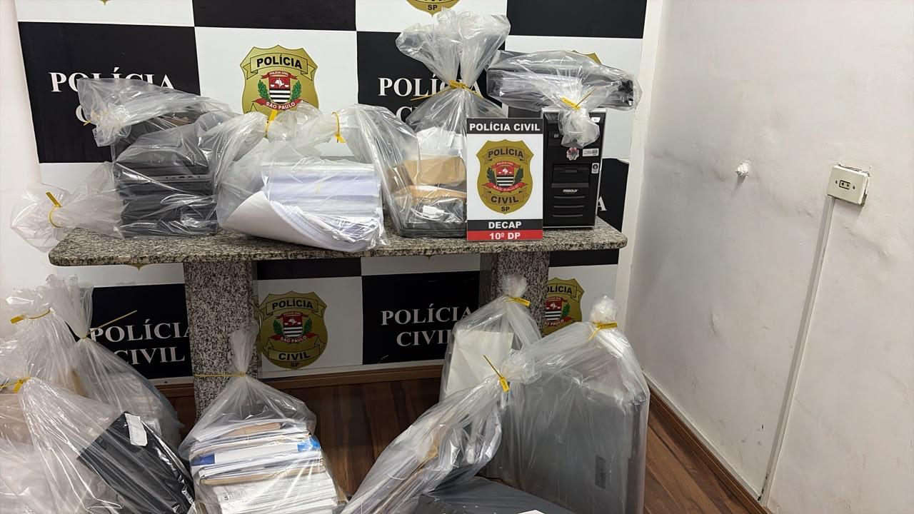 Líder da quadrilha preso durante a Operação Dark Summit da Polícia Civil de SP