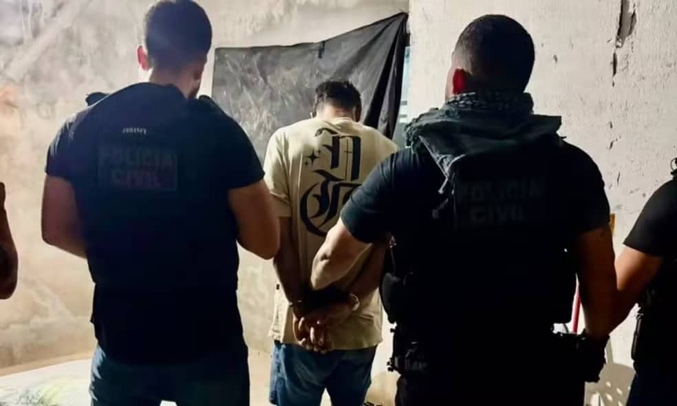 Estudante preso após ser flagrado se masturbando enquanto observava mulher em academia de condomínio
