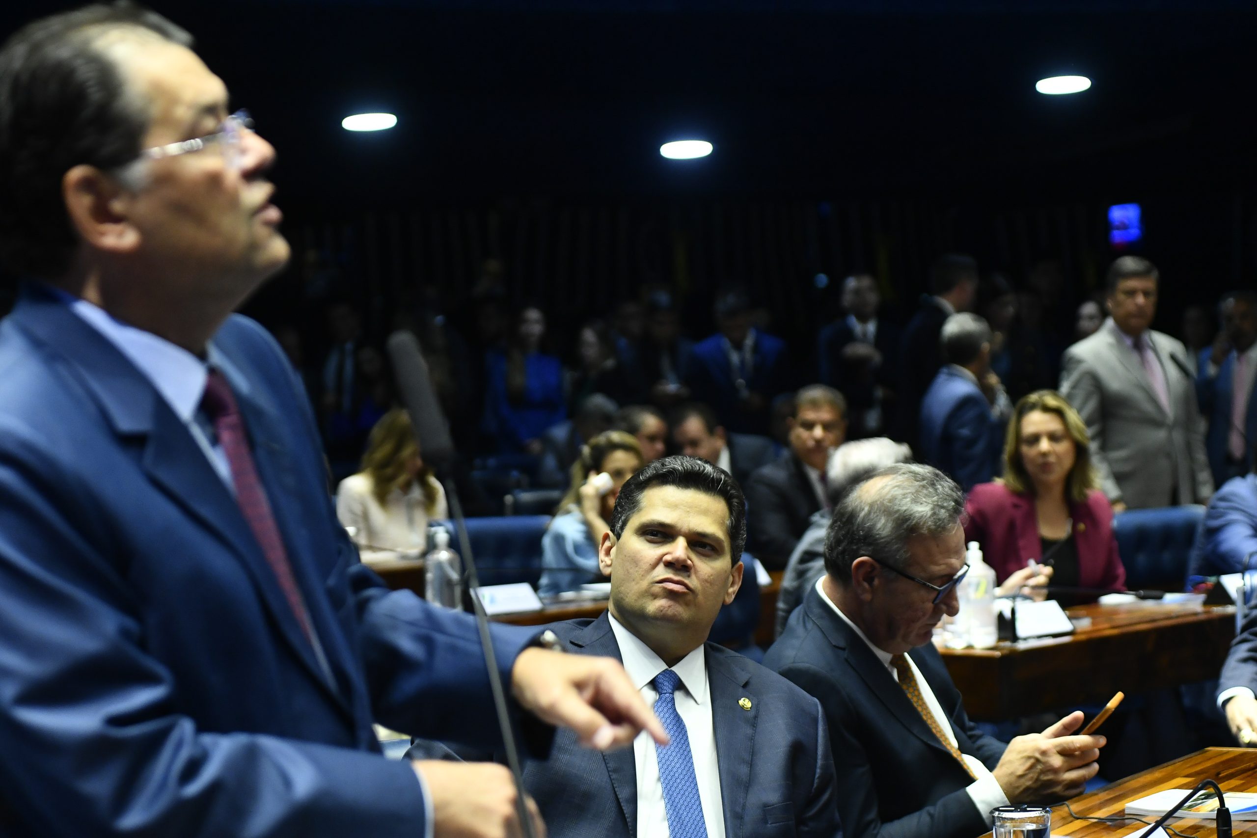 Davi Alcolumbre em sessão no Senado durante discussão no plenário