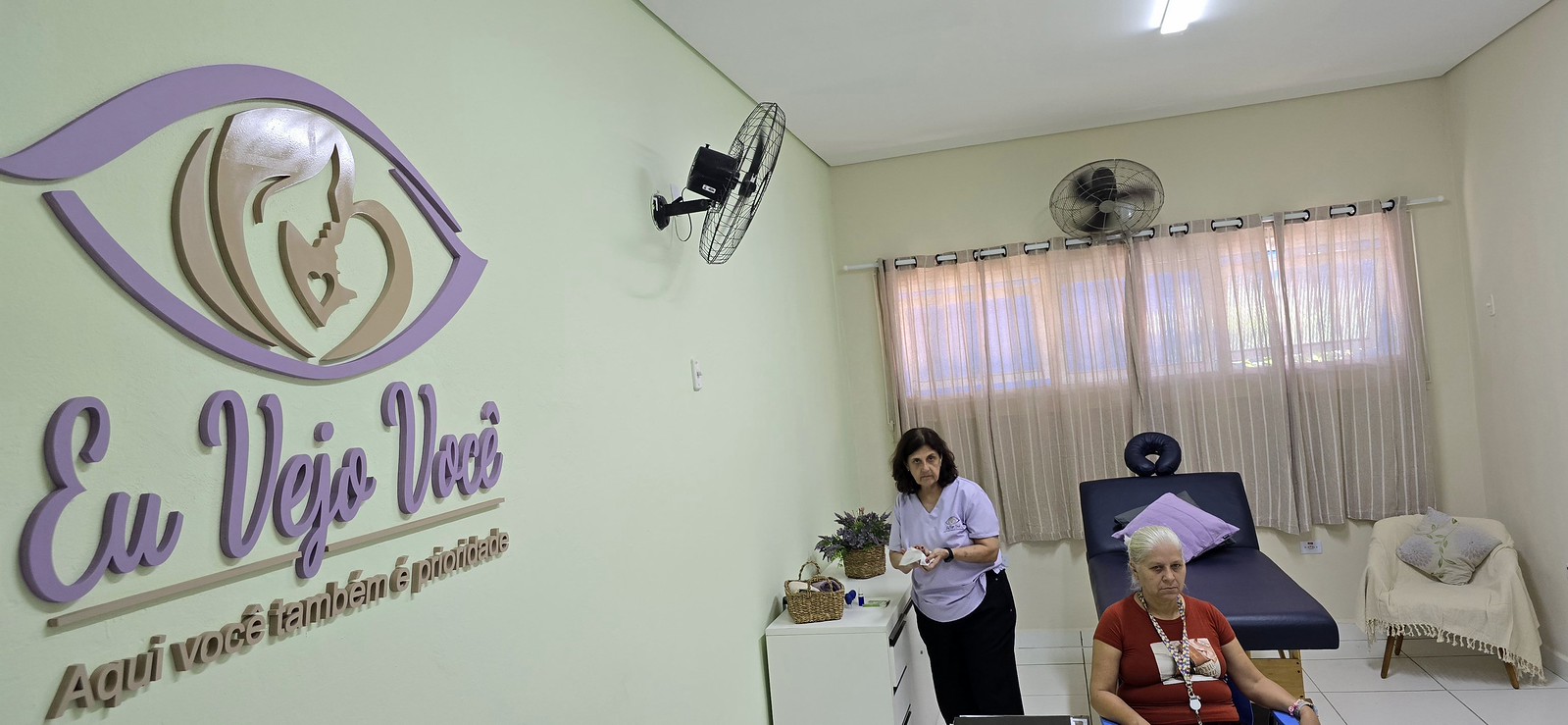Sala do Projeto Eu Vejo Você no Caec Isabel Ortega, em Guarujá